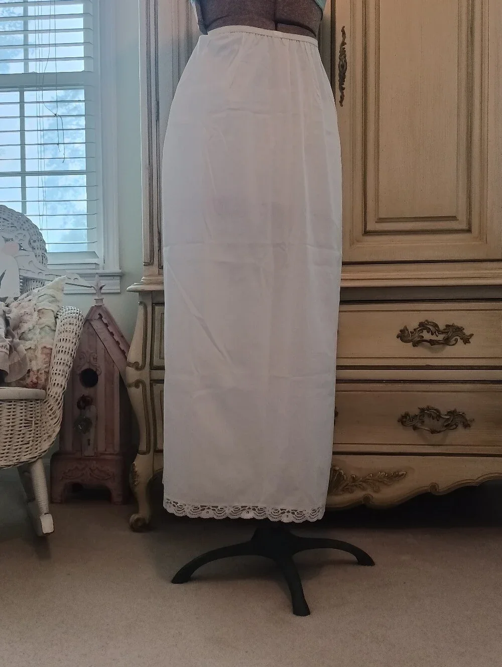 VINTAGE UNWORN "SHADOWLINE" LONG HALF SLIP W/ STUNNING BACK LACE TRIMMED SLIT! - Picture 9 of 11